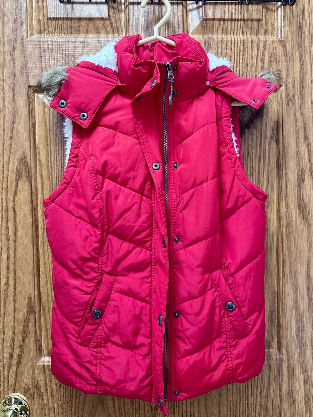 Women’s Green Tea brand  Red Puffer Vest with Faux Fur Trim MEDIUM